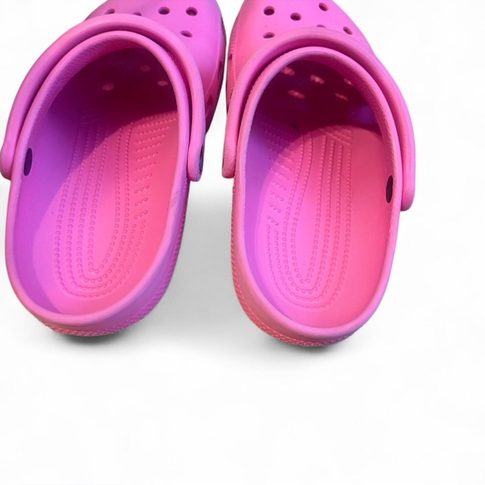CROCS Vibrant Pink Mules